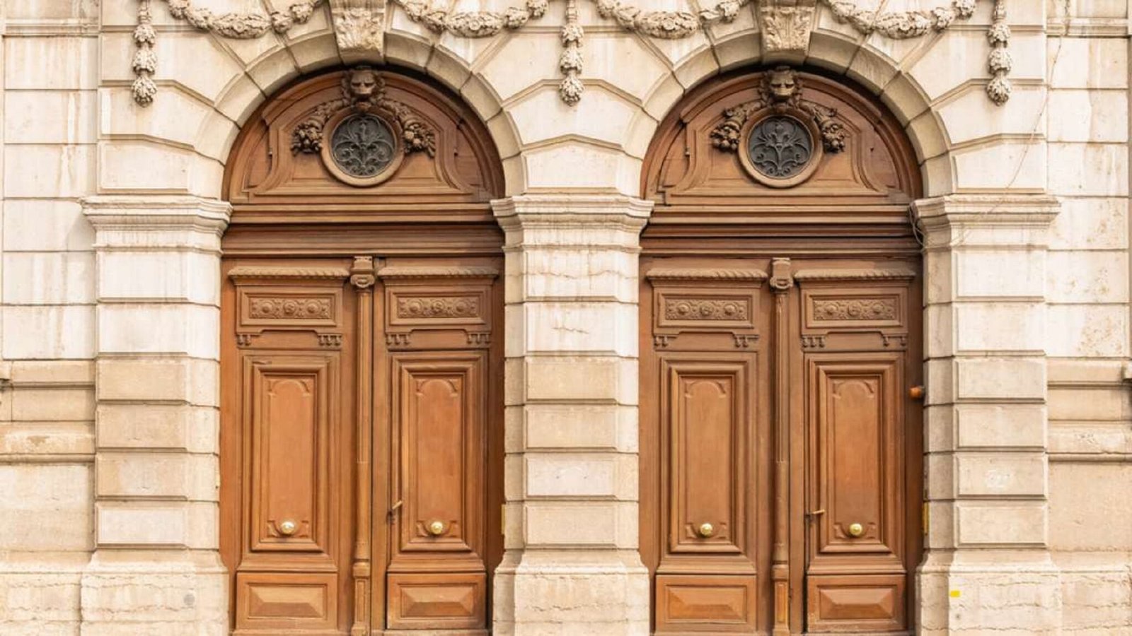 How to Dispose of Old Doors With Care EcoFriendly Methods